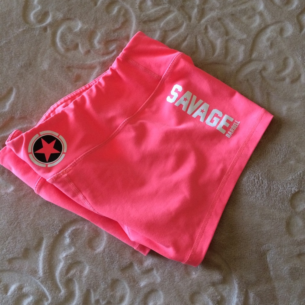 💥💥 Savage Barbell coral medium booty shorts💥💥
